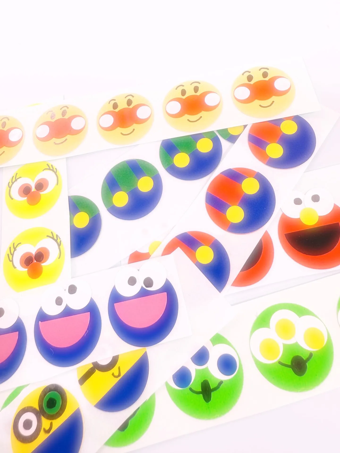 紙コップピラミッド🔺＆シールラリー🔵