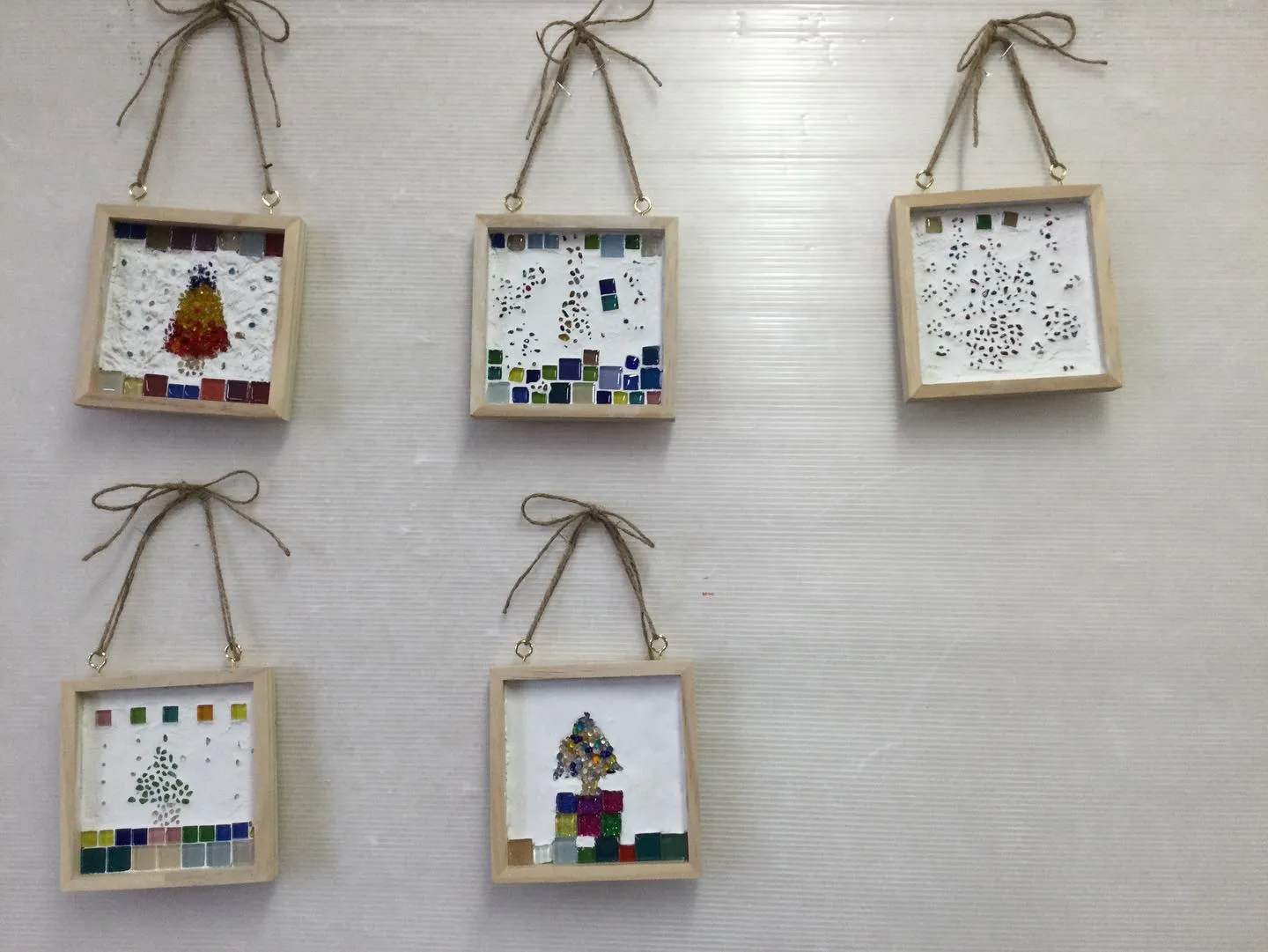 クリスマス🎄に向けて放課後等デイサービスのお友達が製作中⭐️